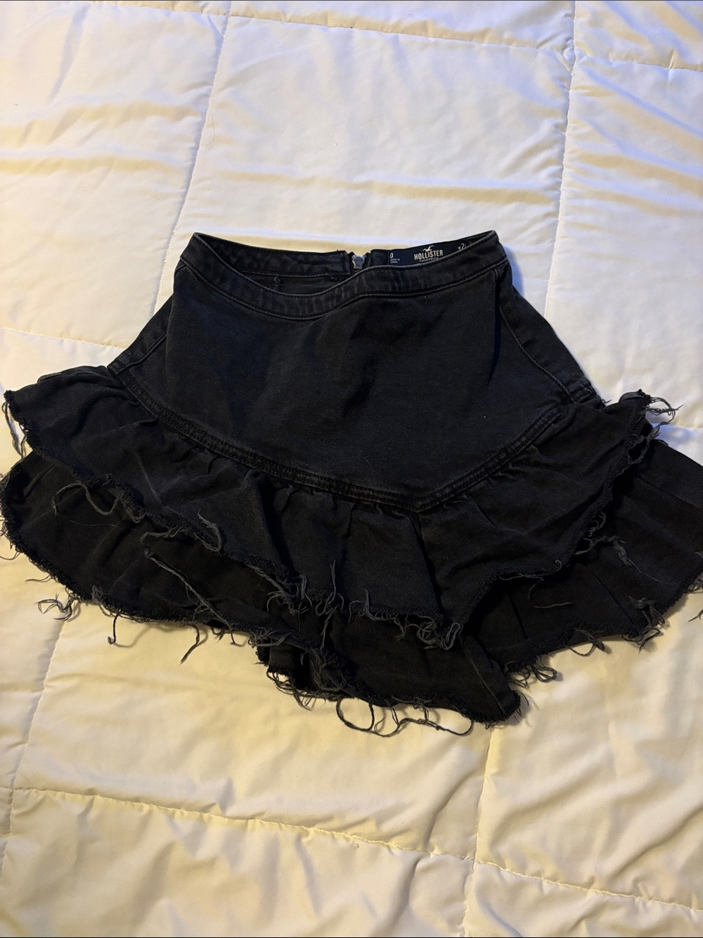 Hollister Asymmetrical Ruffle Skirt Stretchy